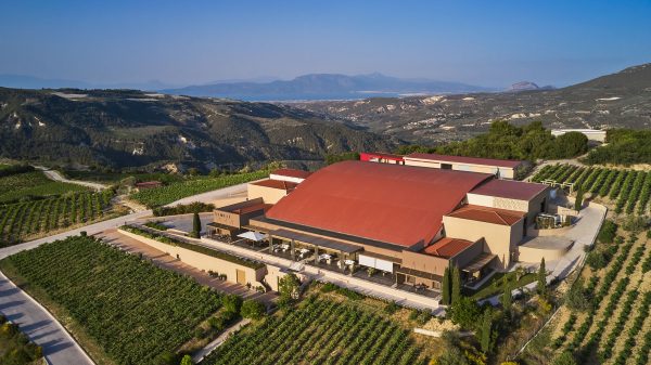 Το Κτήμα Σεμέλη «Οινοποιείο της Χρονιάς 2025» από τον CEUCO