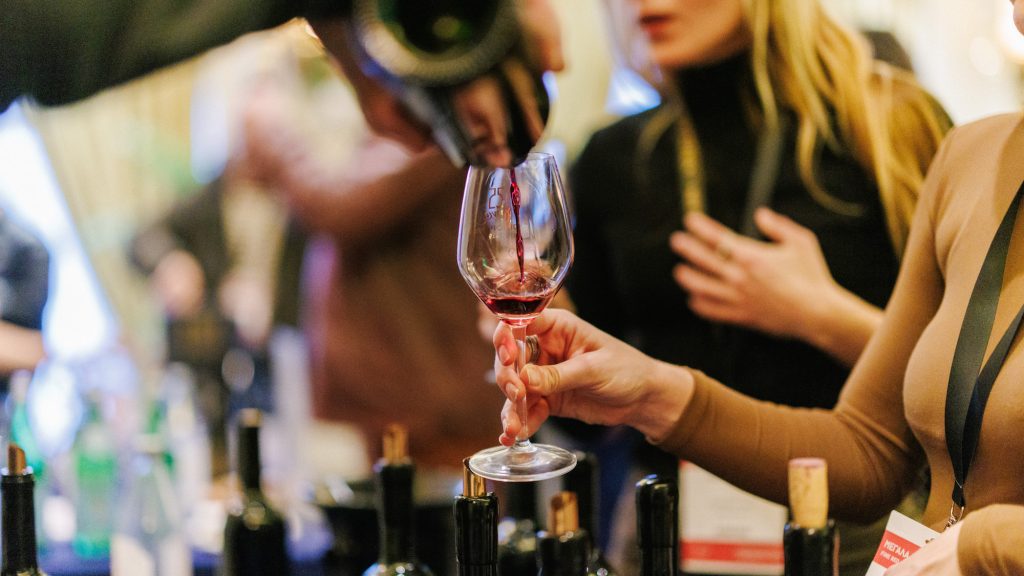 Η καρδιά των μεγάλων κόκκινων κρασιών χτυπά στο κέντρο της Αθήνας