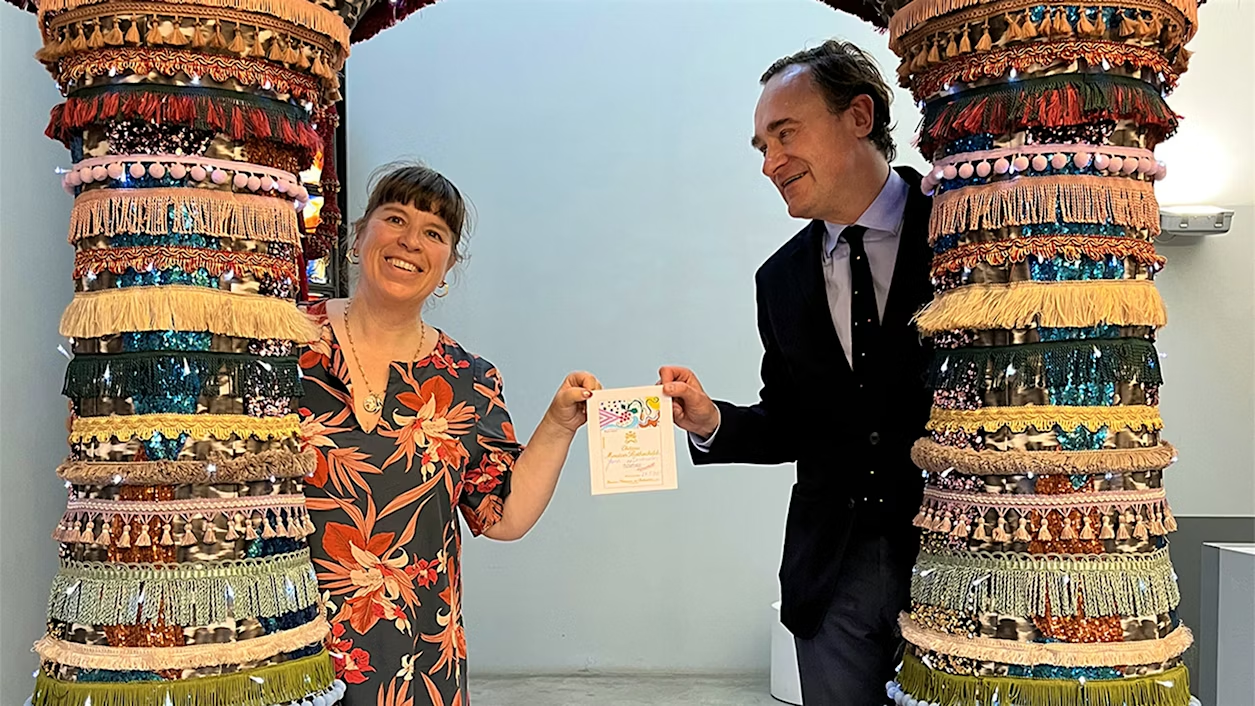 Νέα ετικέτα Mouton-Rothschild 2023 υφαίνει τέχνη και παράδοση