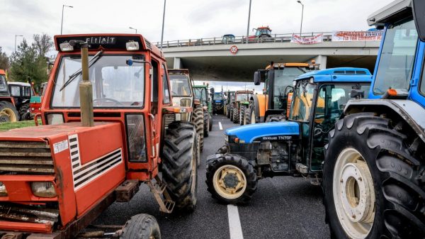 Η κατάρρευση του πρωτογενή και τα μπλόκα αφορούν και αμπέλι και το κρασί λέει η ΚΕΟΣΟΕ