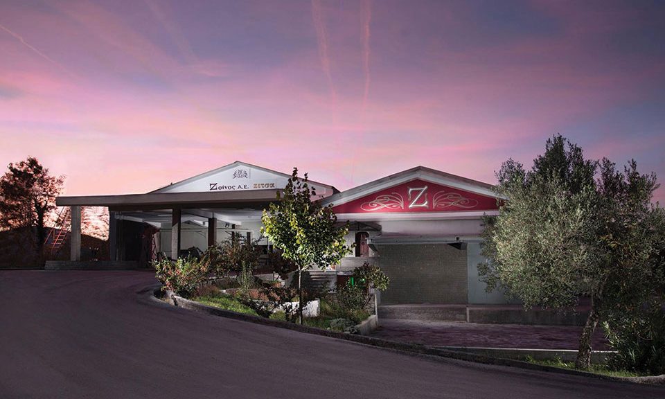 Επενδύει στη μοναδικότητα του τόπου της και αναπτύσσεται η Zoinos Winery