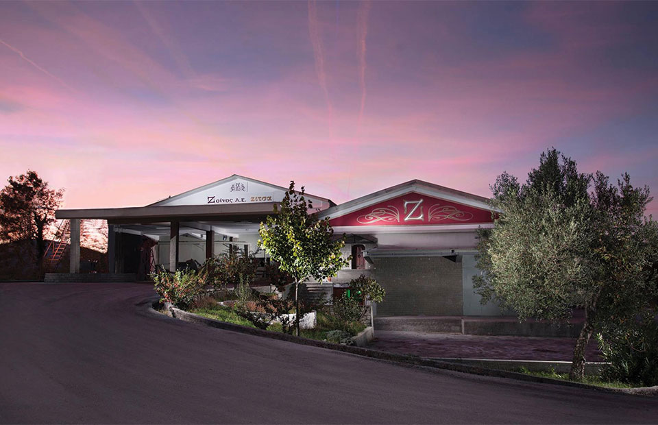 Επενδύει στη μοναδικότητα του τόπου της και αναπτύσσεται η Zoinos Winery