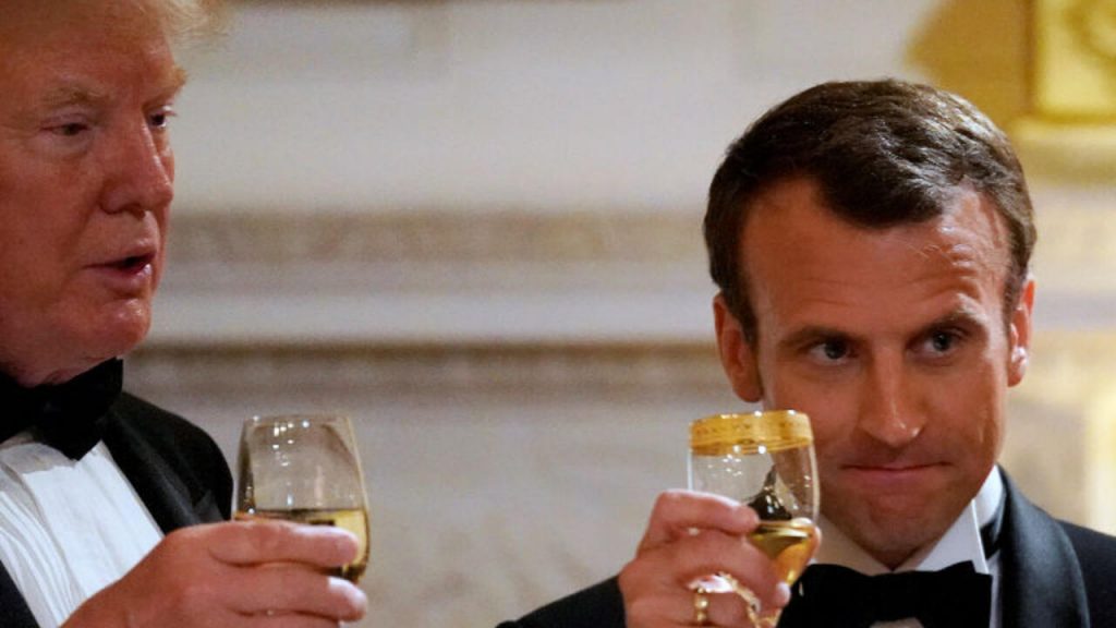 Απειλή Τραμπ για δασμούς 200% σε κρασιά και οινοπνευματώδη από τη Γαλλία