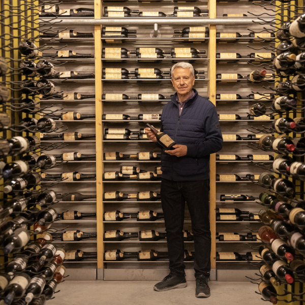 Η διάκριση αυτή έρχεται ανάμεσα σε ιδιαίτερα αξιόλογους εκπροσώπους της ελληνικής επιχειρηματικής κοινότητας, αναγνωρίζοντας το όραμα, τη συνέπεια και τη διαχρονική συμβολή του στον κλάδο του ελληνικού οίνου. Η πορεία του Κτήματος Γεροβασιλείου είναι άρρηκτα συνδεδεμένη με τη διαρκή επιδίωξη της ποιότητας, την καινοτομία και τη διεθνή εξωστρέφεια, συμβάλλοντας ουσιαστικά στην ενίσχυση της παρουσίας του ελληνικού κρασιού στις διεθνείς αγορές. Ο διαγωνισμός EY «Επιχειρηματίας της Χρονιάς» Ελλάδος, που φέτος πραγματοποιήθηκε για 10η επετειακή χρονιά, τιμά επιχειρηματίες οι οποίοι, μέσα από όραμα, επιμονή και δημιουργικότητα, χτίζουν επιχειρήσεις με μακροπρόθεσμη αξία για την κοινωνία, τους εργαζομένους, τους πελάτες και τους συνεργάτες τους. Η Τελετή Απονομής θα πραγματοποιηθεί στις 17 Μαρτίου, κατά τη διάρκεια της οποίας θα βραβευθούν οι τέσσερις νικητές των επιμέρους κατηγοριών. Παράλληλα, θα ανακοινωθεί ο μεγάλος νικητής του διαγωνισμού, στον οποίο θα απονεμηθεί ο τίτλος «Επιχειρηματίας της Χρονιάς» Ελλάδος 2025.