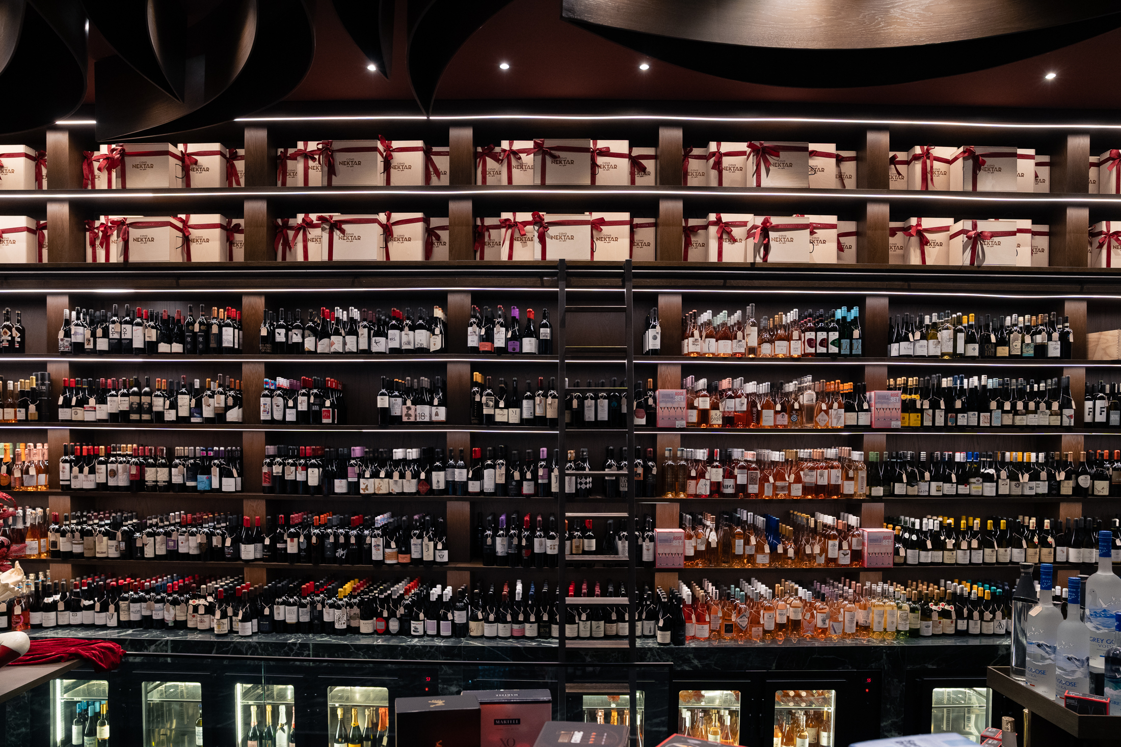 Η CAVA NEKTAR ανοίγει ένα νέο κεφάλαιο στην Κηφισιά