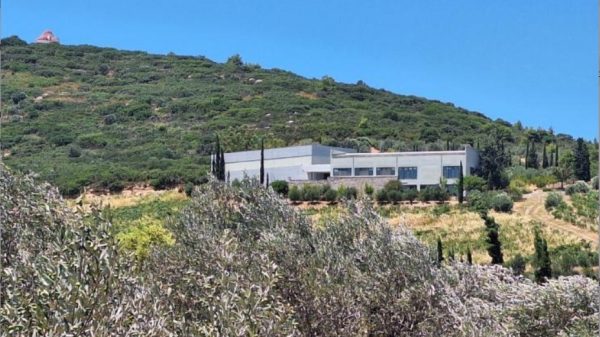 Ανεστάλη ο πλειστηριασμός για το δεύτερο οινοποιείο του «Κτήμα Σπυρόπουλος»