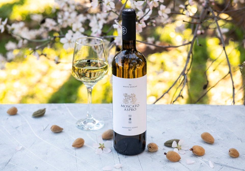 Μοσχάτο Άσπρο ΕΟΣ Σάμου: Μια σταγόνα ήλιου στην αρχή της άνοιξης