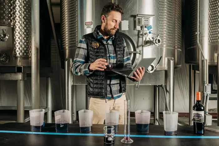 Τα οινοποιεία επενδύουν στην τεχνητή νοημοσύνη και το ψηφιακό τους αποτύπωμα