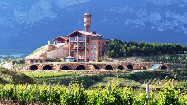 Ο οινοτουρισμός στην Ισπανία χτίζεται και μέσα από τη διαμονή