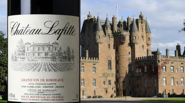 Το Lafite 1870 του Glamis Castle ξαναγράφει ιστορία στις δημοπρασίες