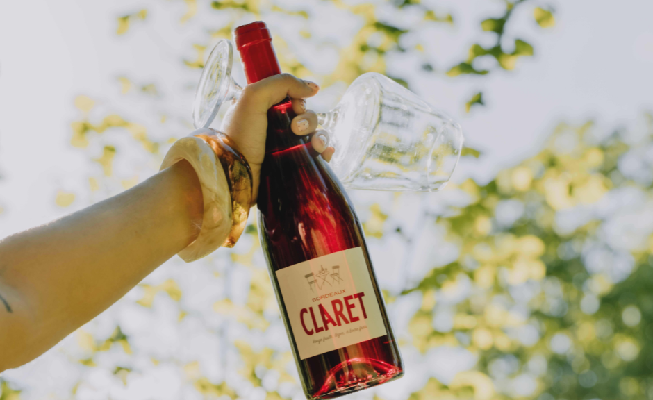 Το Μπορντό επαναπροσδιορίζει το ιστορικό «Claret» στοχεύοντας τη νέα γενιά οινόφιλων